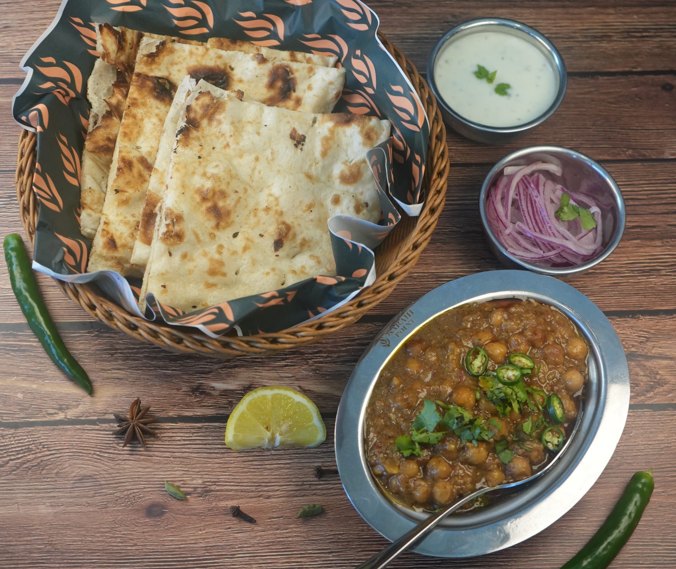 Lahori Channa with naan